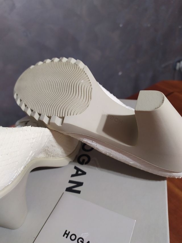 Décolleté donna Hogan in pelle pitonata