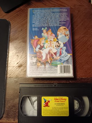 La cenicienta en VHS.