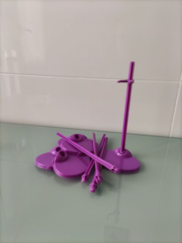 Soporte muñecas Barbie