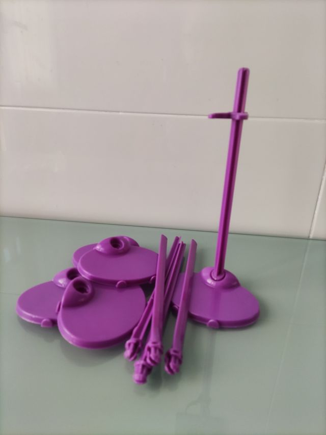 Soporte muñecas Barbie