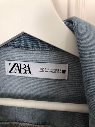Sobre camisa vaquera Zara