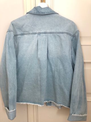 Sobre camisa vaquera Zara