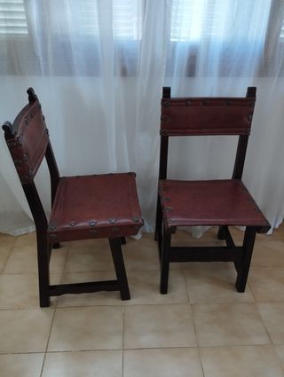 Pareja de sillas castellanas