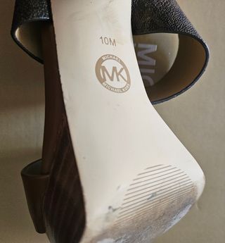 Sandalias de cuero marrones de MK