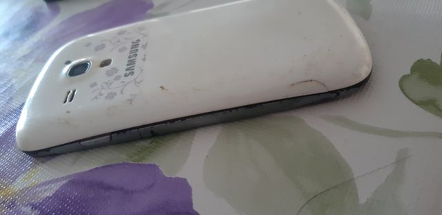 2 vecchi telefoni cellulari