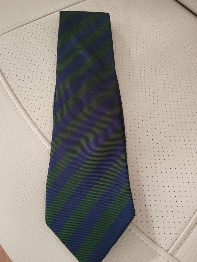 Corbata azul y verde