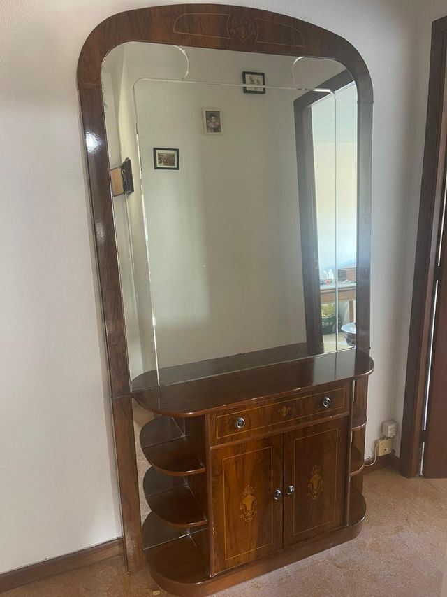 Mueble de entrada en buen estado