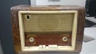 Radio Vica modelo antigüo para restaurar.