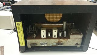 Radio Vica modelo antigüo para restaurar.