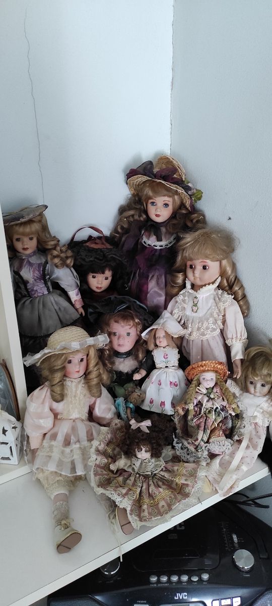 Bambole in ceramica di varie misure