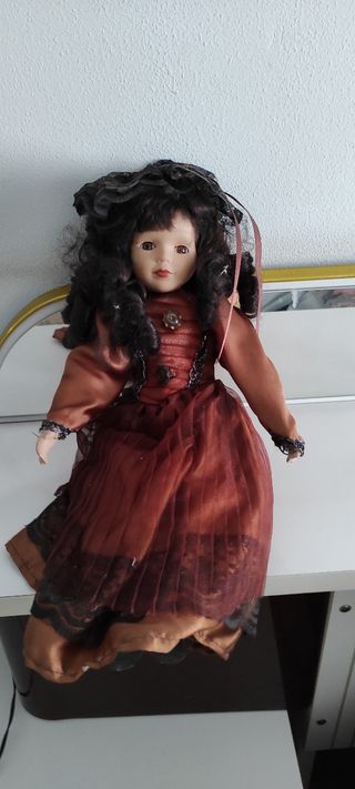 Bambole in ceramica di varie misure