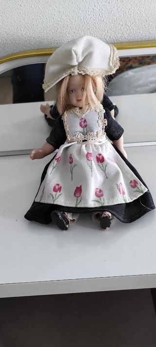 Bambole in ceramica di varie misure