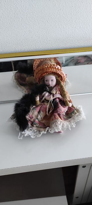 Bambole in ceramica di varie misure