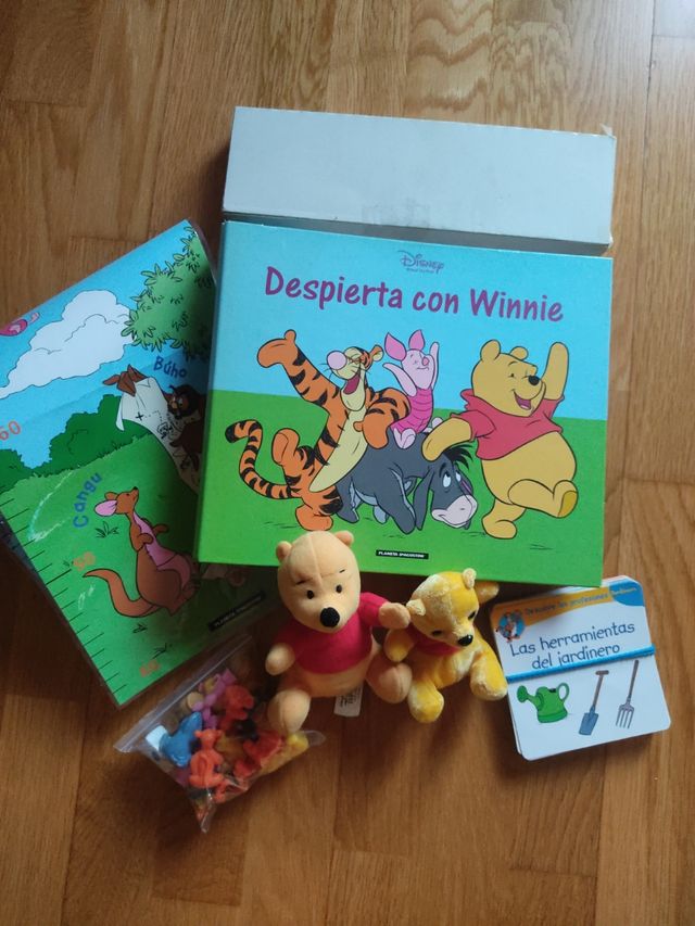 Winnie de Pooh:libro,fichas,dominó, peluches....
