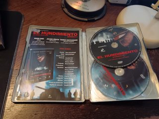 El hundimiento DVD. edición especial metal.
