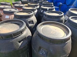 Barriles bidones depósitos