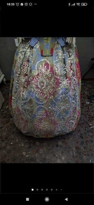 Vestido de fallera talla 44 con 2 corpiños y za