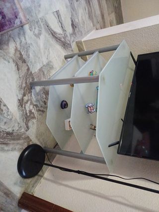 Mueble para televisión de cristal