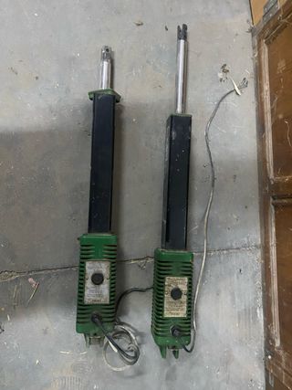 2 pistolas de puertas industriales