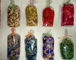 Set di 8 buste di fiori colorate secche