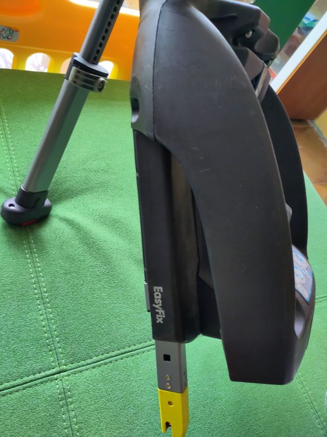 Maxi Cosi y Base Isofix + funda estrellas