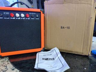 774 3rd Avenue Amplificador de práctica de guitar
