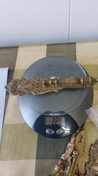 VECCHIO SPARATUTTO IN BRONZO. R114