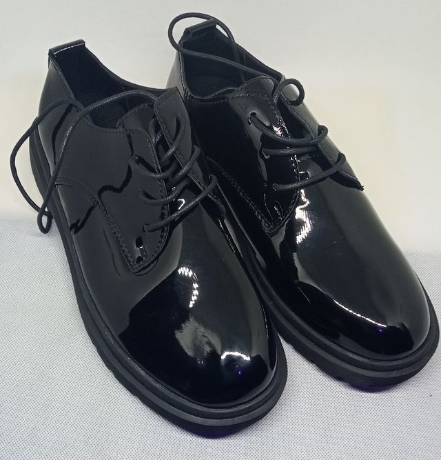 Scarpe 41 nere lucide unisex pelle suola gomma