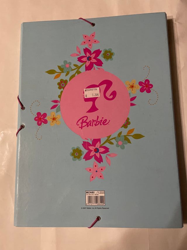 Carpeta clasificadora BARBIE con 12 departamentos