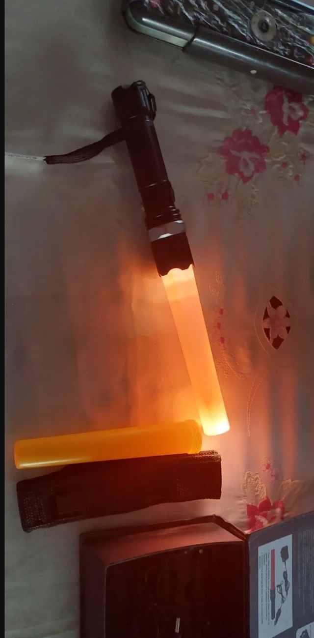 NEW linterna policial, militar, excursiones, etc.