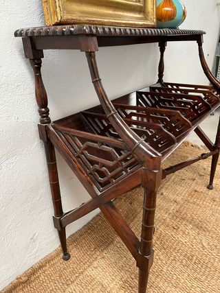 Mueble auxiliar revistero.