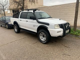 Mitsubishi L 200 2004