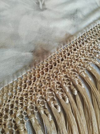 Mantoncillo flamenco beige