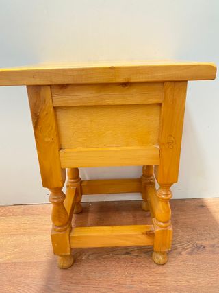 MESILLAS NOCHE O AUXILIARES DE MADERA DE PINO
