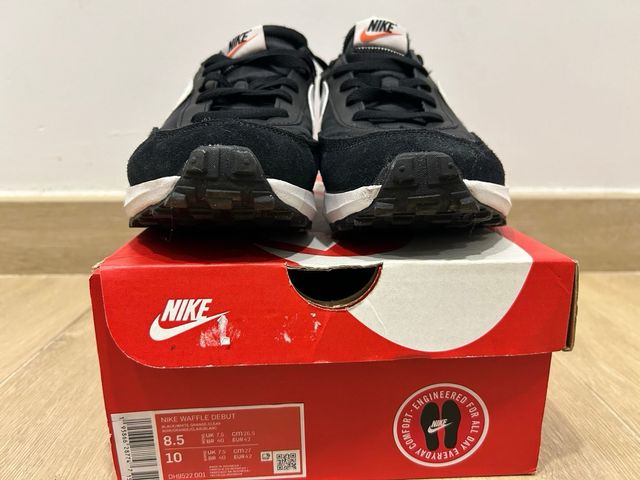 NIKE wafle debut