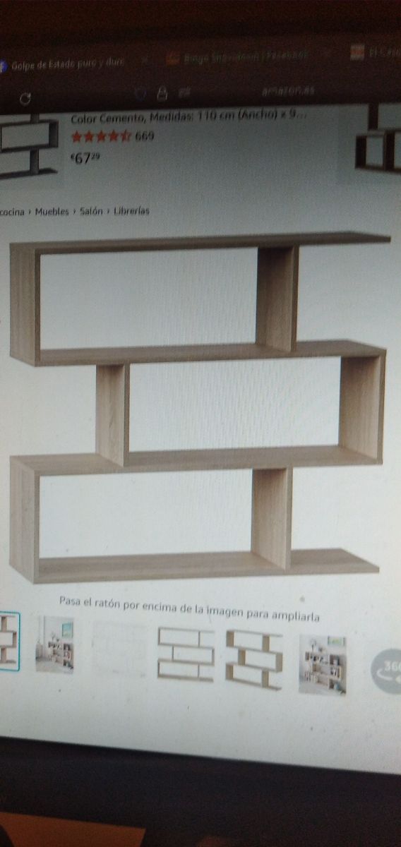 Estantería desigual.