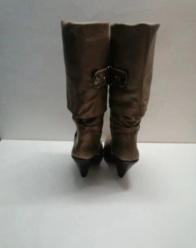 Botas em pele de cano alto PROF