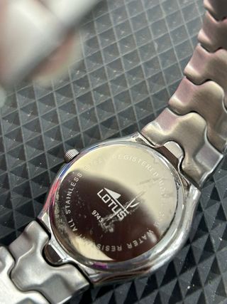 Reloj de pulsera LOTUS