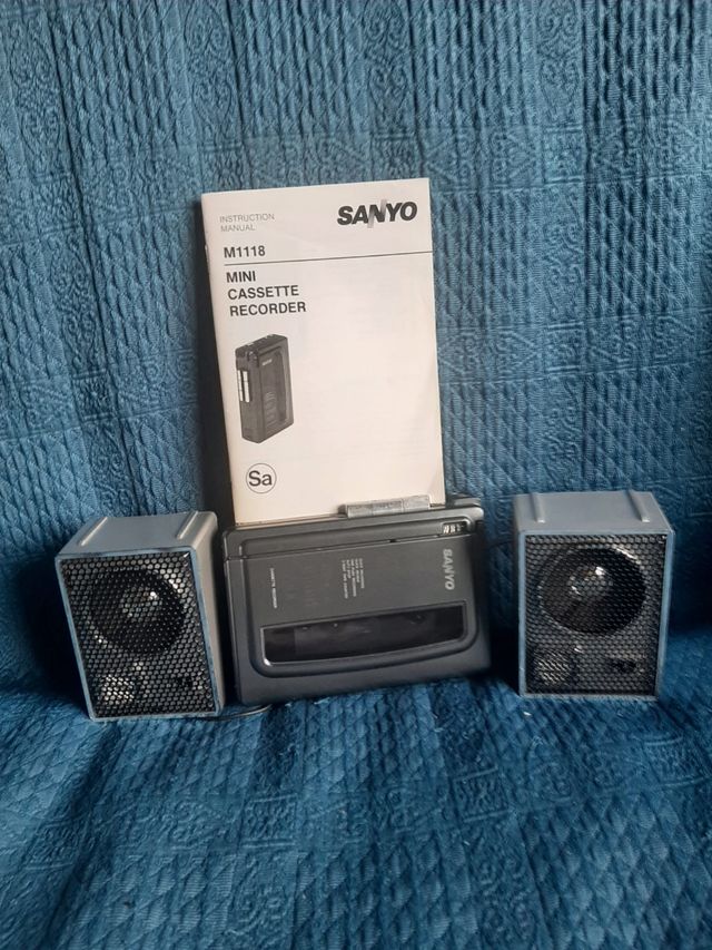 Grabadora con altavoces