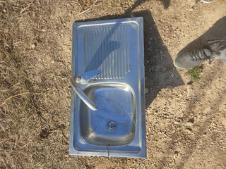 Fregadero aluminio con grifo
