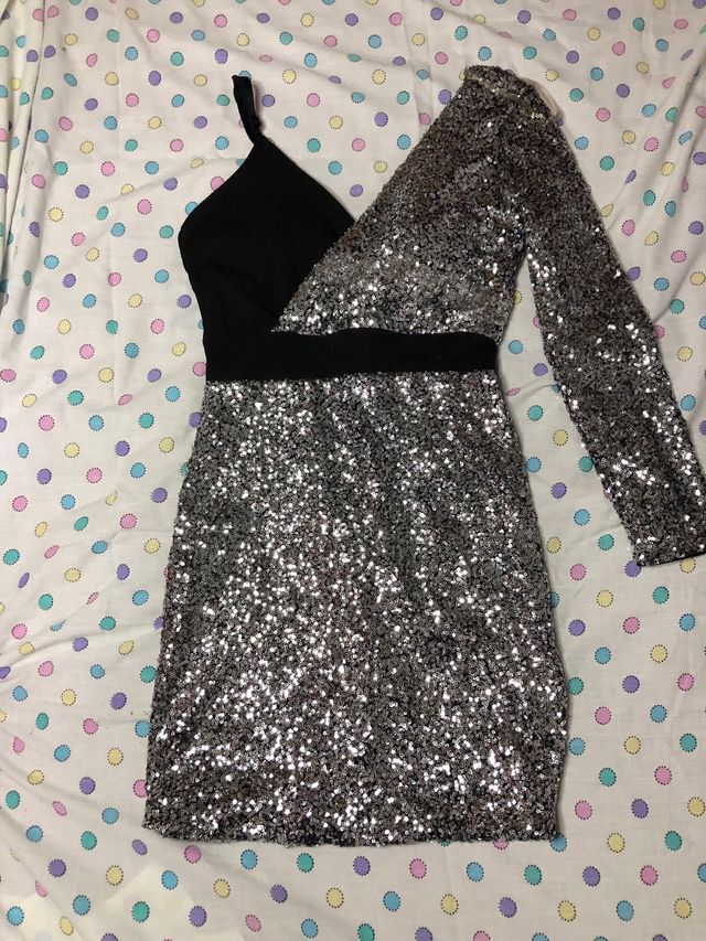 Vestido de fiesta Color negro y plata