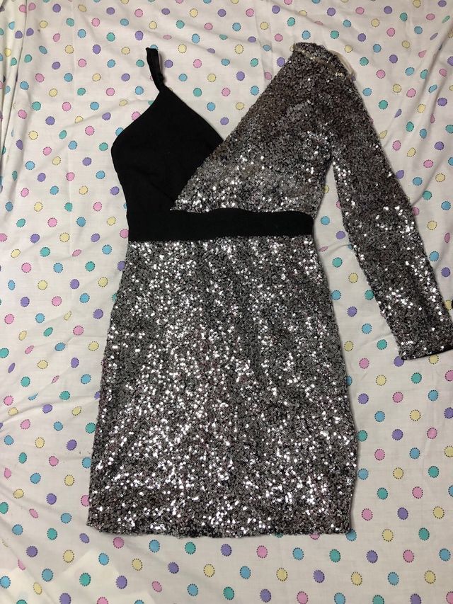 Vestido de fiesta Color negro y plata