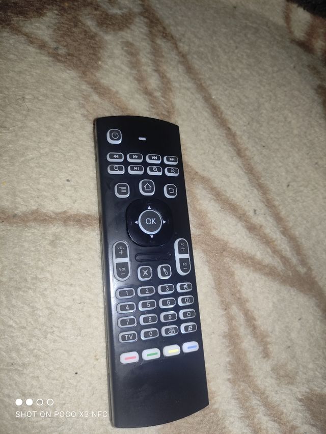 Mando universal con teclado y luces