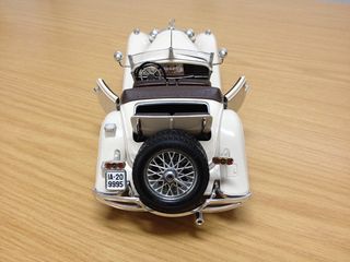 Mercedes-Benz 500k roadster (1936) escala 1/20