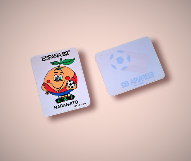 2 Pegatinas Mundial ’82 y Naranjito - Tengo Más