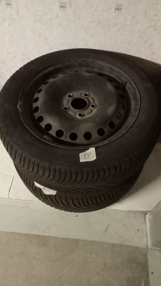 Llantas 16" con Neumáticos de Nieve