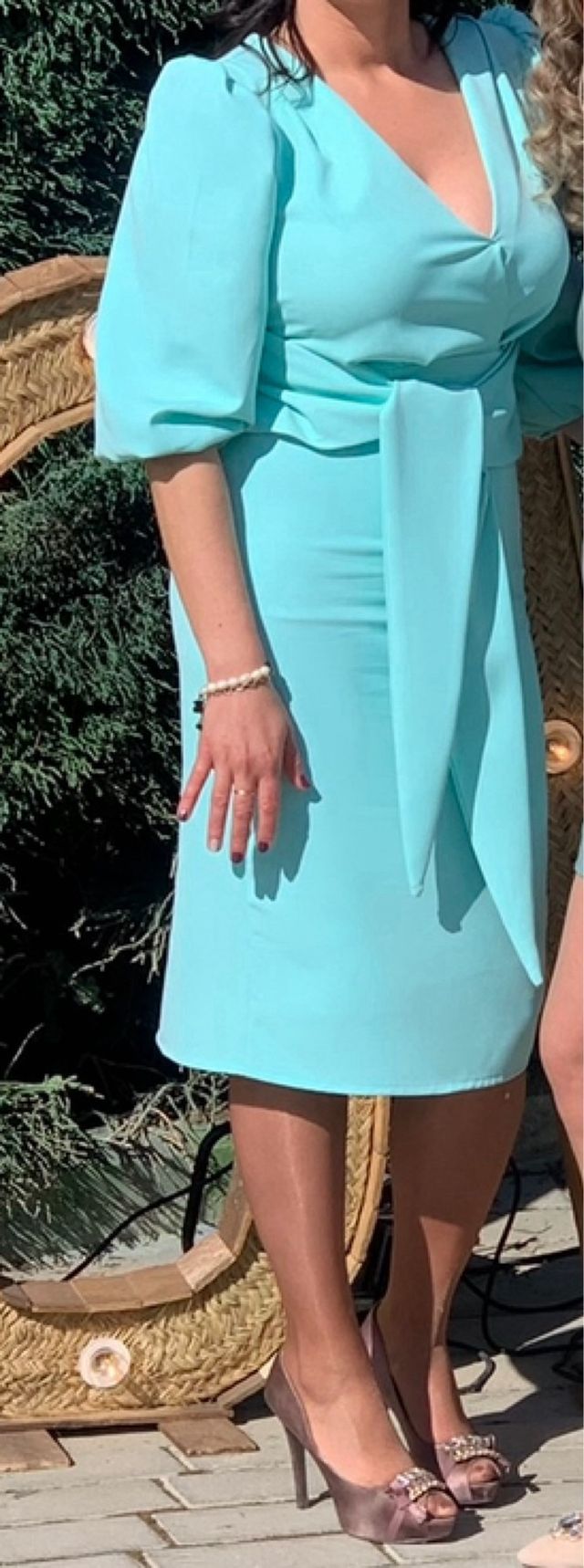 Elegante vestido azul turquesa 