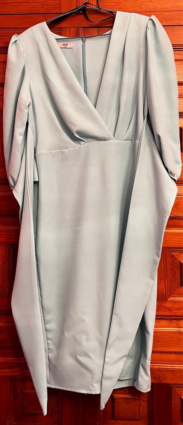 Elegante vestido azul turquesa 