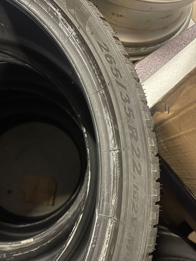 Neumaticos Pirelli Scorpion Winter 265/35 R22 102V