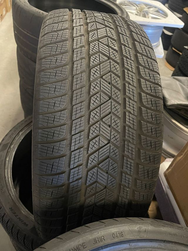 Neumaticos Pirelli Scorpion Winter 265/35 R22 102V